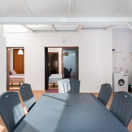 Piso Gexel Casco Historico Con Garaje شقة